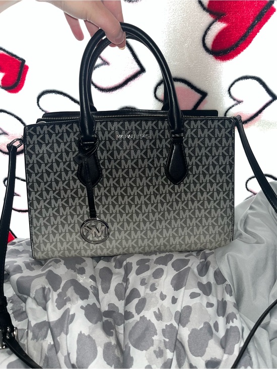 Michael Kors Handbags - Michael Kors Black & White Monogram Purse